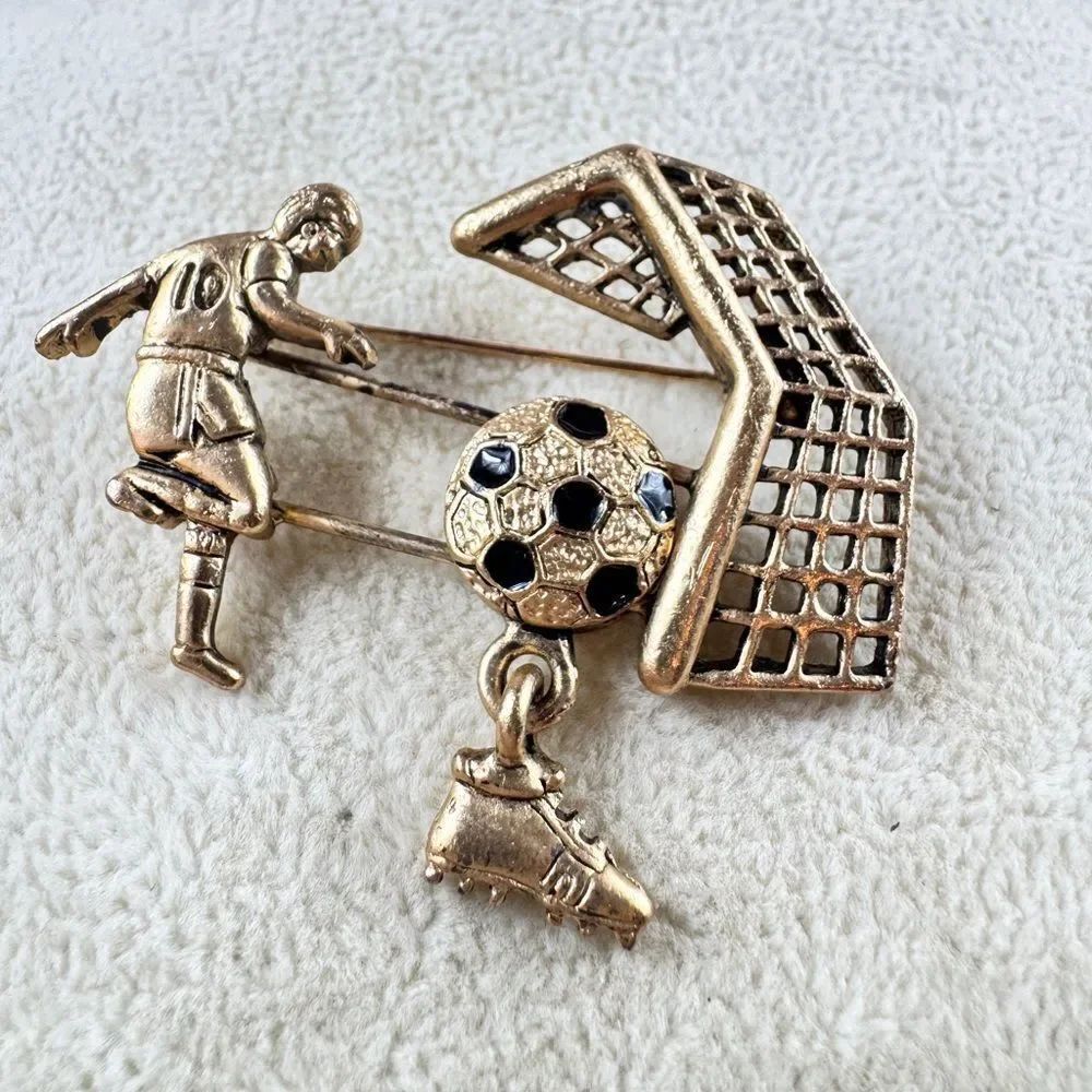 Slide pin Soccer Goal Gold-Tone Soccer Player Brooch with Ball